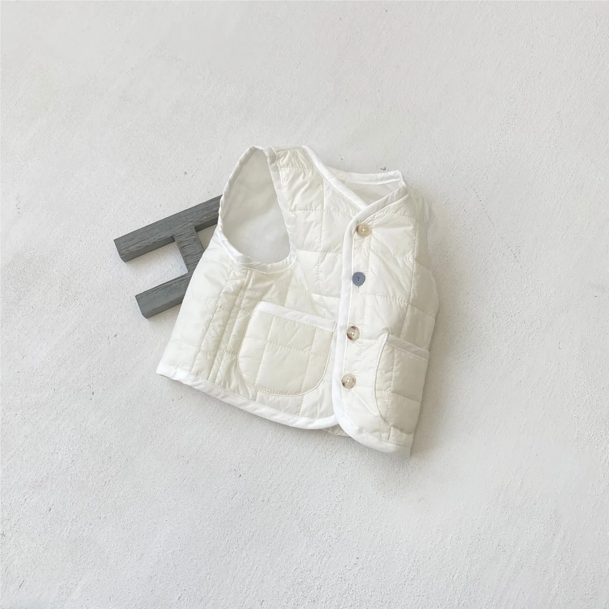2025 Winter New Baby Sleeveless Warm Vest Solid Infant Girls Thick Warm Vest Cardigan Toddler Cotton Padded Jacket Baby Clothes