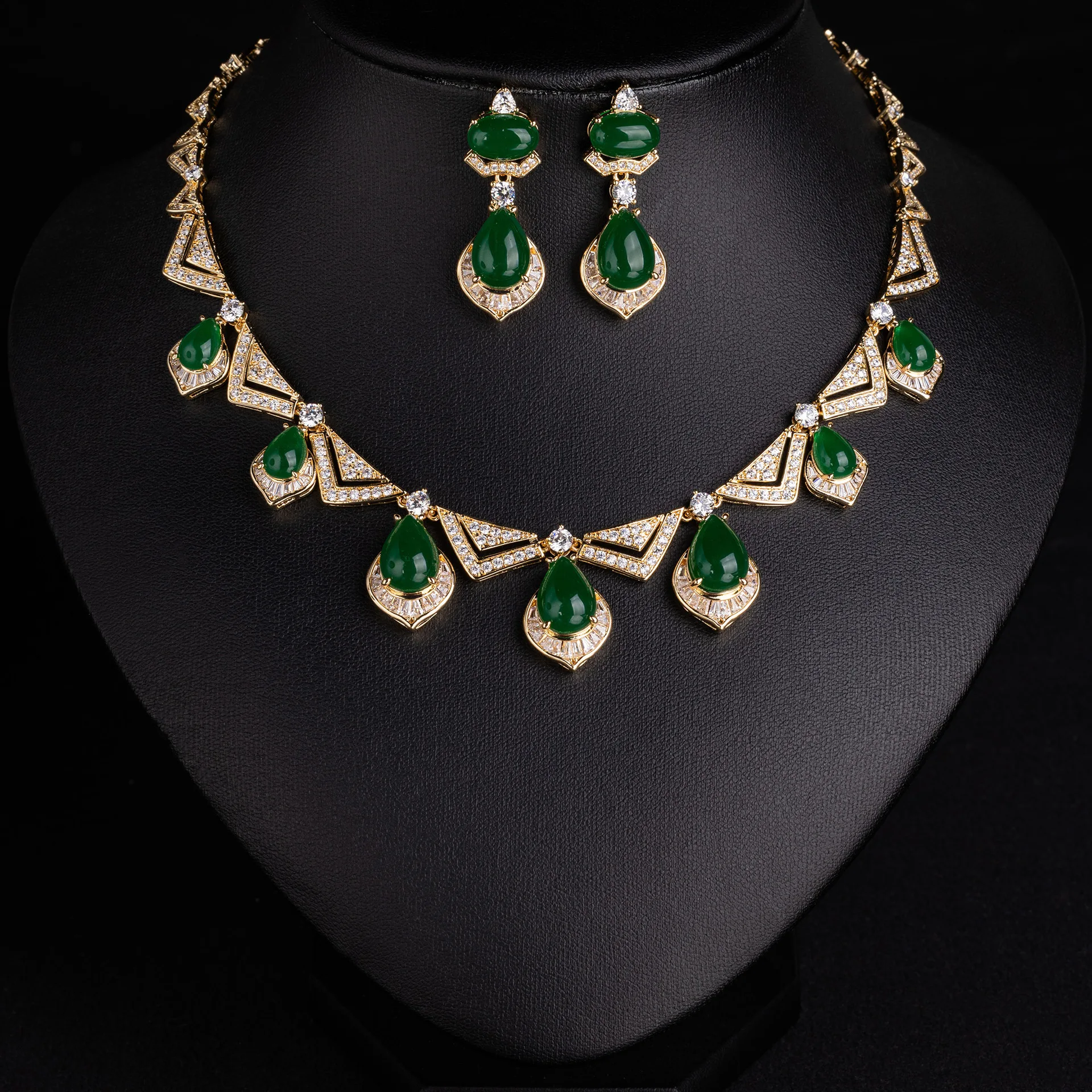 Light Luxury Retro Oval Cubic Zircon Tassel Jewelry Set Exaggerated Necklace Earrings Women Party Jewelry Gift