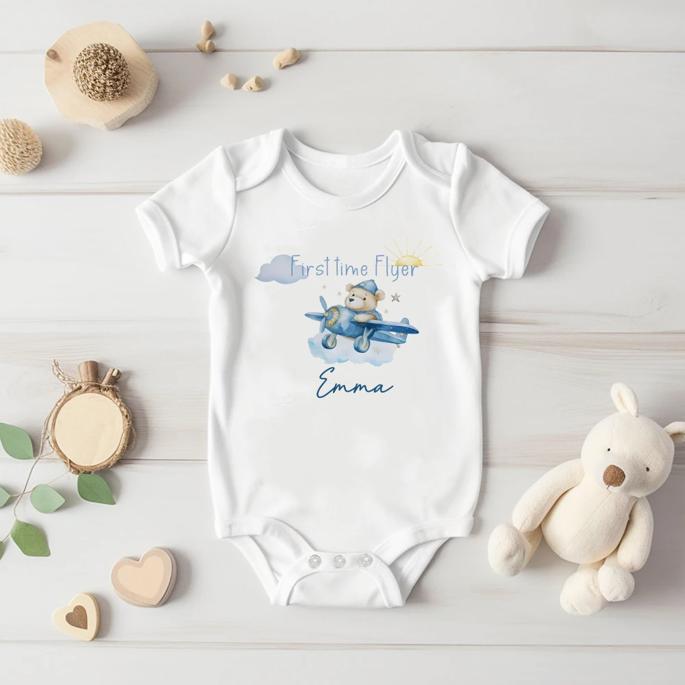 

Custom Name Frist Time Flyer&bear Plane Print Baby Bodysuit Casual Short Sleeve Infant Romper Baby‘s Souvenir Gifts Clothing