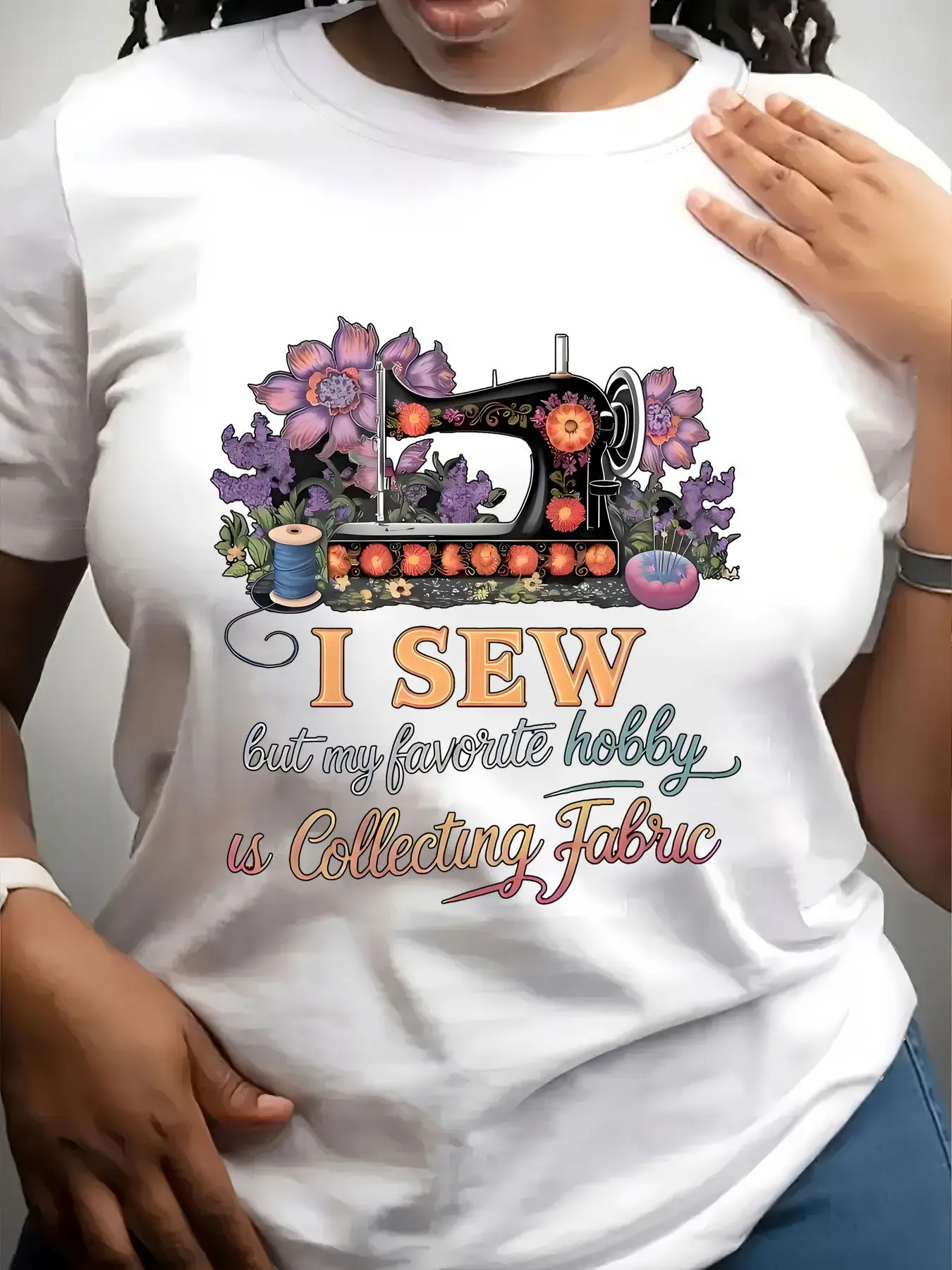 Women's Trendy Crew Neck T-Shirt Sewing Machine Floral Hobby Design Suitable for Casual Sportswear