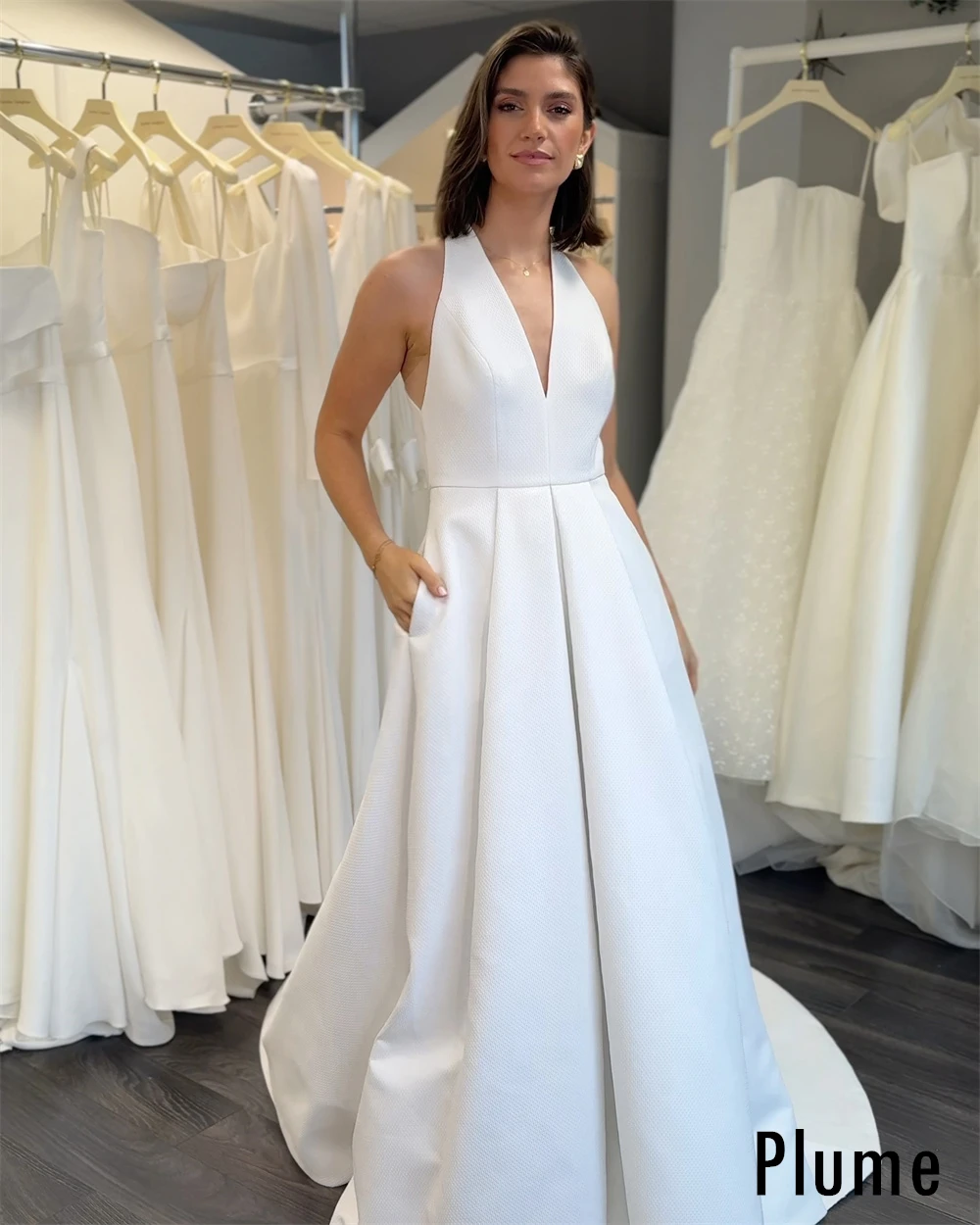 Robes de mariée blanches simples personnalisées, Robe de mariée trapèze classique en Satin avec boutons, Style Sexy, col en v, sans manches