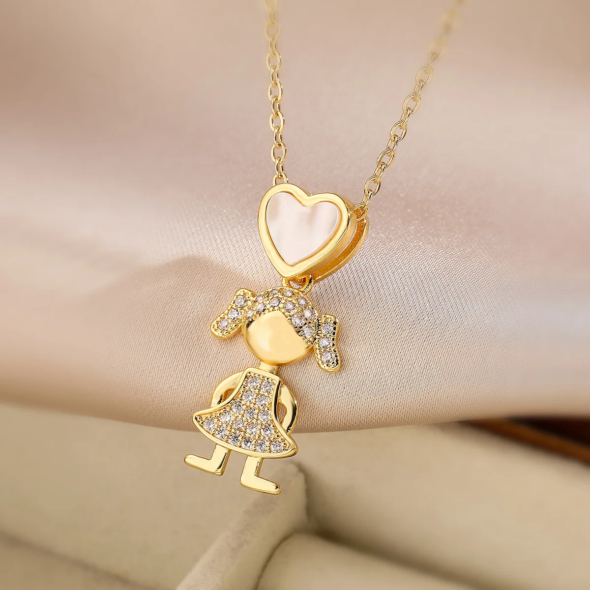 Luxury Gold-Plated Heart-Shaped Pendant Necklace for Boys And Girls Korean Trend Niche Anti Allergy Jewelry Gift