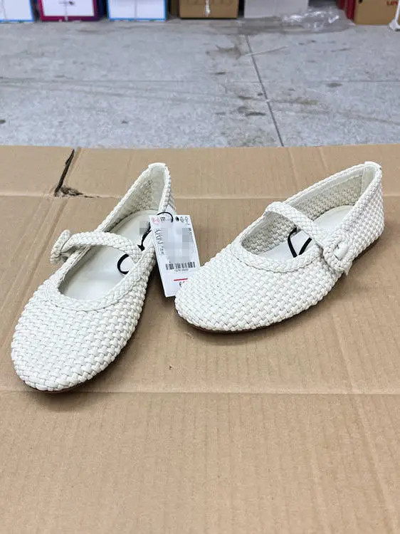 

Женские удобные повседневные ложные кроссовки без шнуровки с круглым носком и плетеной поверхностью Single oes