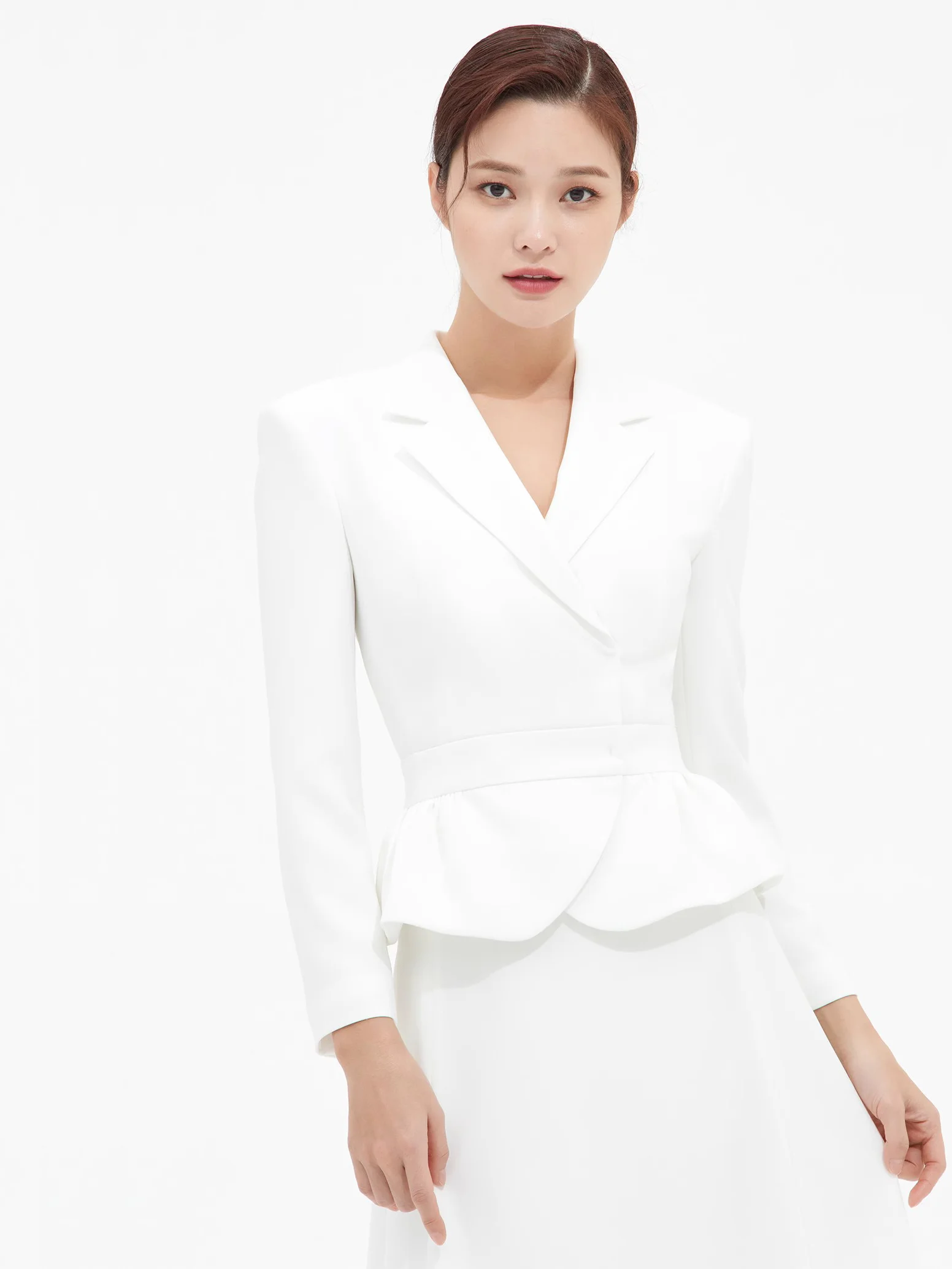 

Модный приталенный пиджак для офиса с зауженной талией и плиссированным дизайном, высококачественная осенняя новинка для женщин