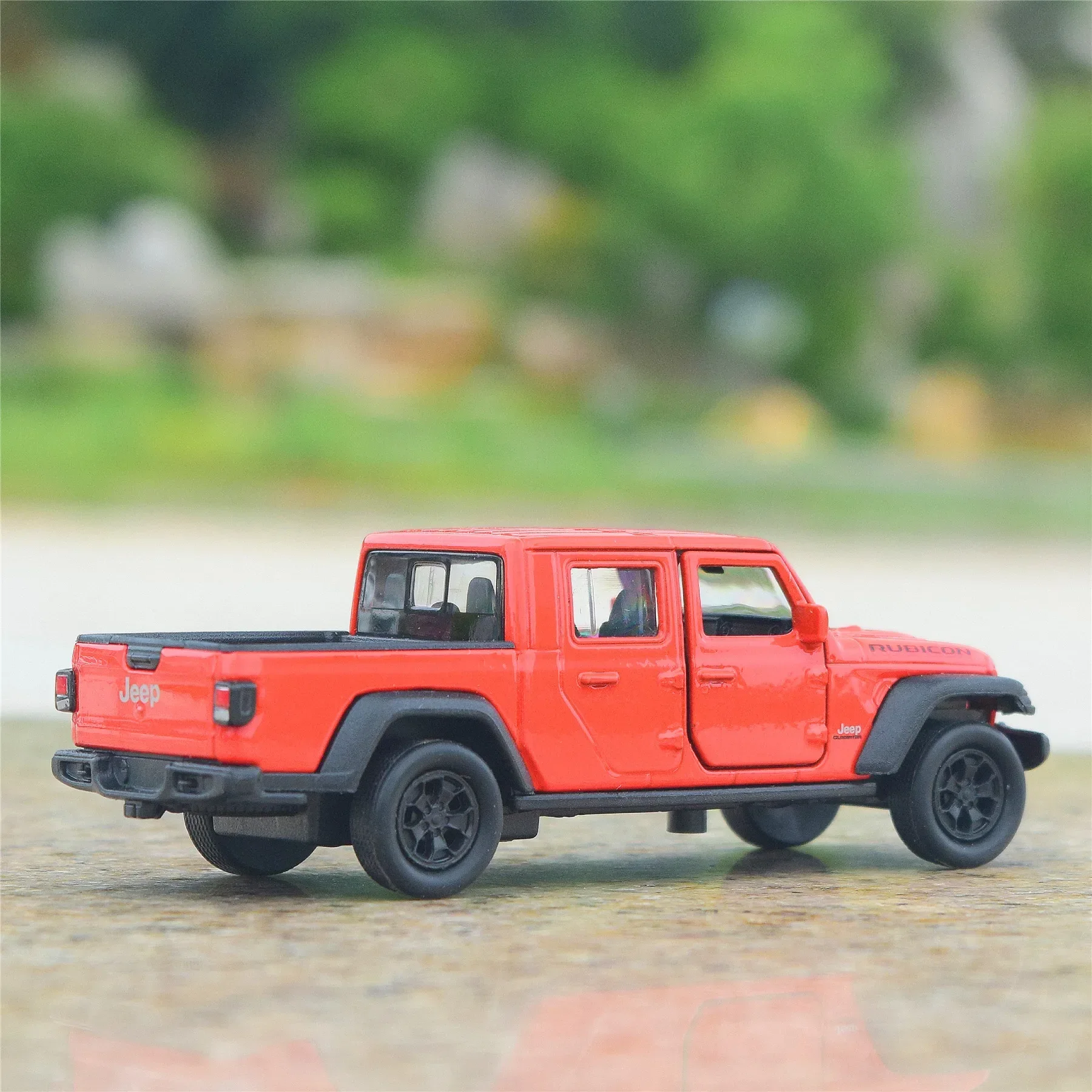 WELLY 1:36 2020 Jeep Gladiator Alloy Car Model Simulation Diecast Metal Toy Off-road Vehicles Car Model Collection Children Gift