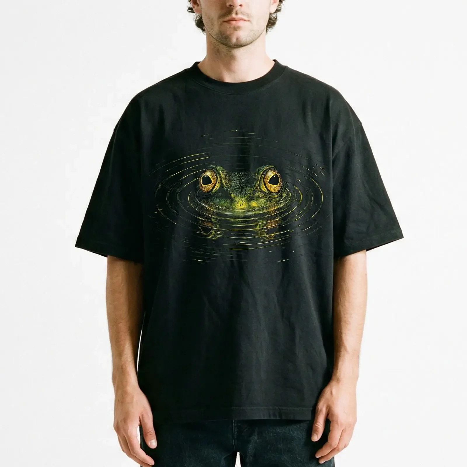 Camiseta con diseño de rana verde mirando a través de las ondas del agua, anfibia adorable, vida silvestre en el estanque, naturaleza, estilo vintage, lavada, transpirable, elegante, elástica y suave