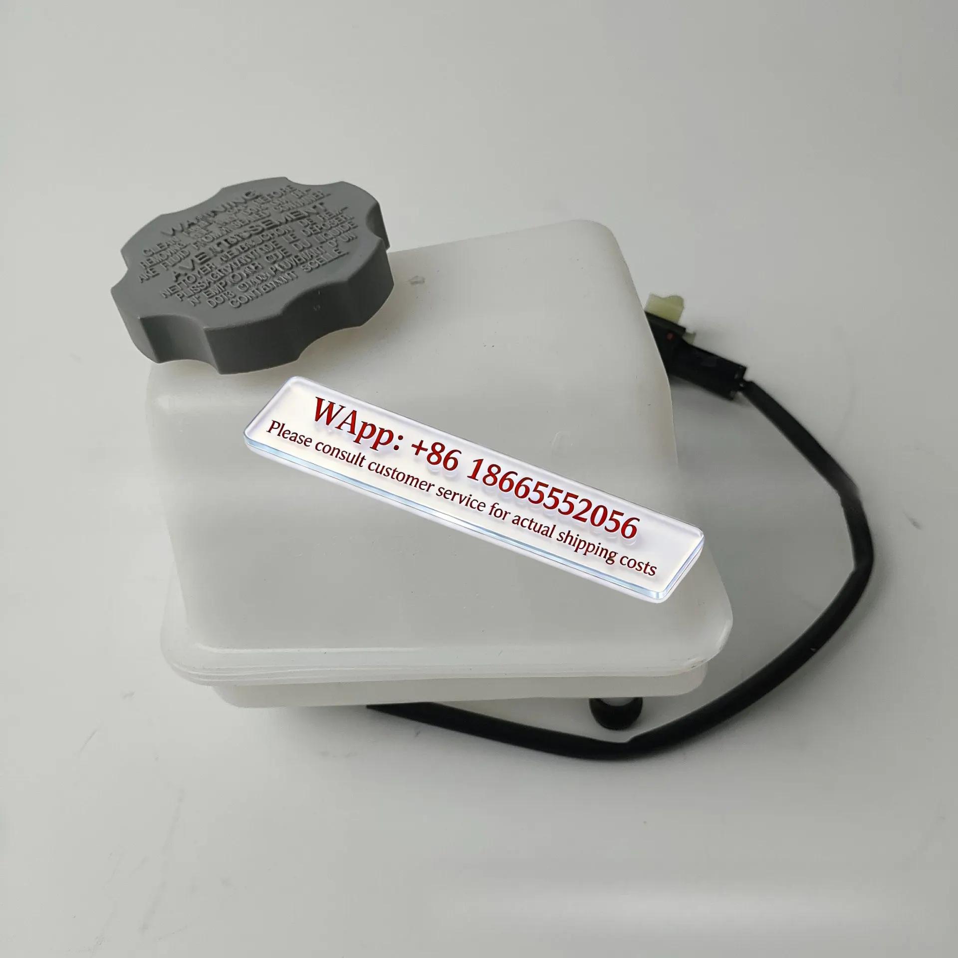 

6614303102 Shuanglong Brake Master Pump Oil Pot Oil Cup Brake System SSANGYONG ISTANA MB100