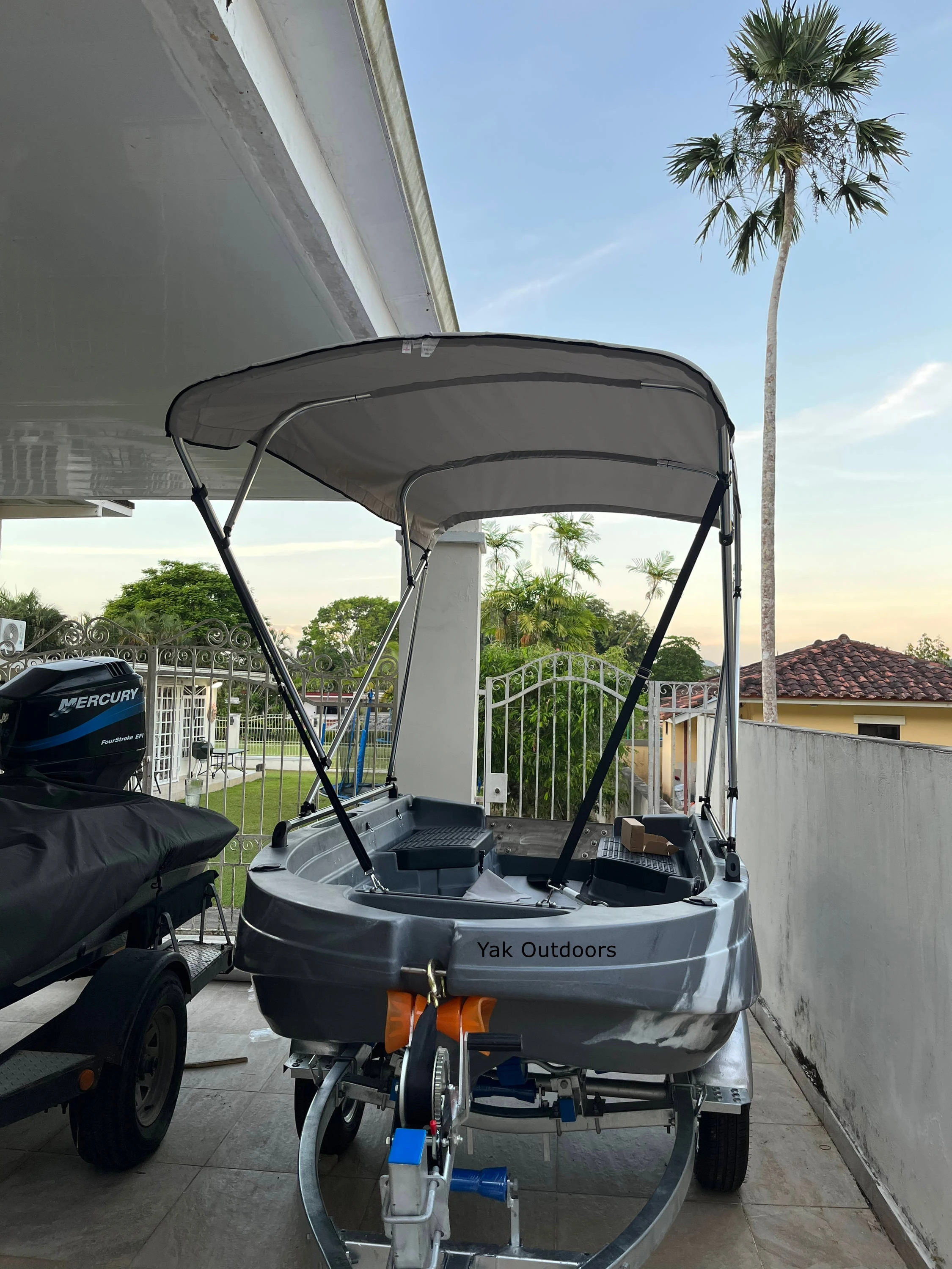 Outdoors Luxury Sport Yacht Eco-Friendly HDPE Folding Light Weight Max Load 300kg Stable Durable Leisure Drifting Lake River