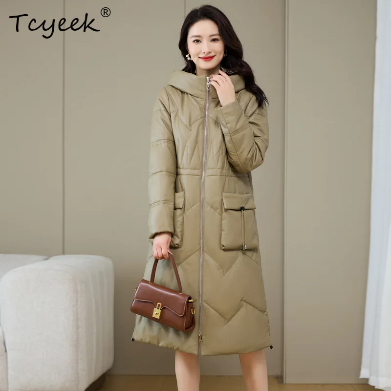 เสื้อแจ็คเก็ตหนังแท้สำหรับผู้หญิง แบรนด์ Tcyeek บุด้วยขนเป็ดขาวแท้ พร้อมฮู้ด ความยาวปานกลาง เหมาะสำหรับฤดูใบไม้ร่วงและฤดูหนาว