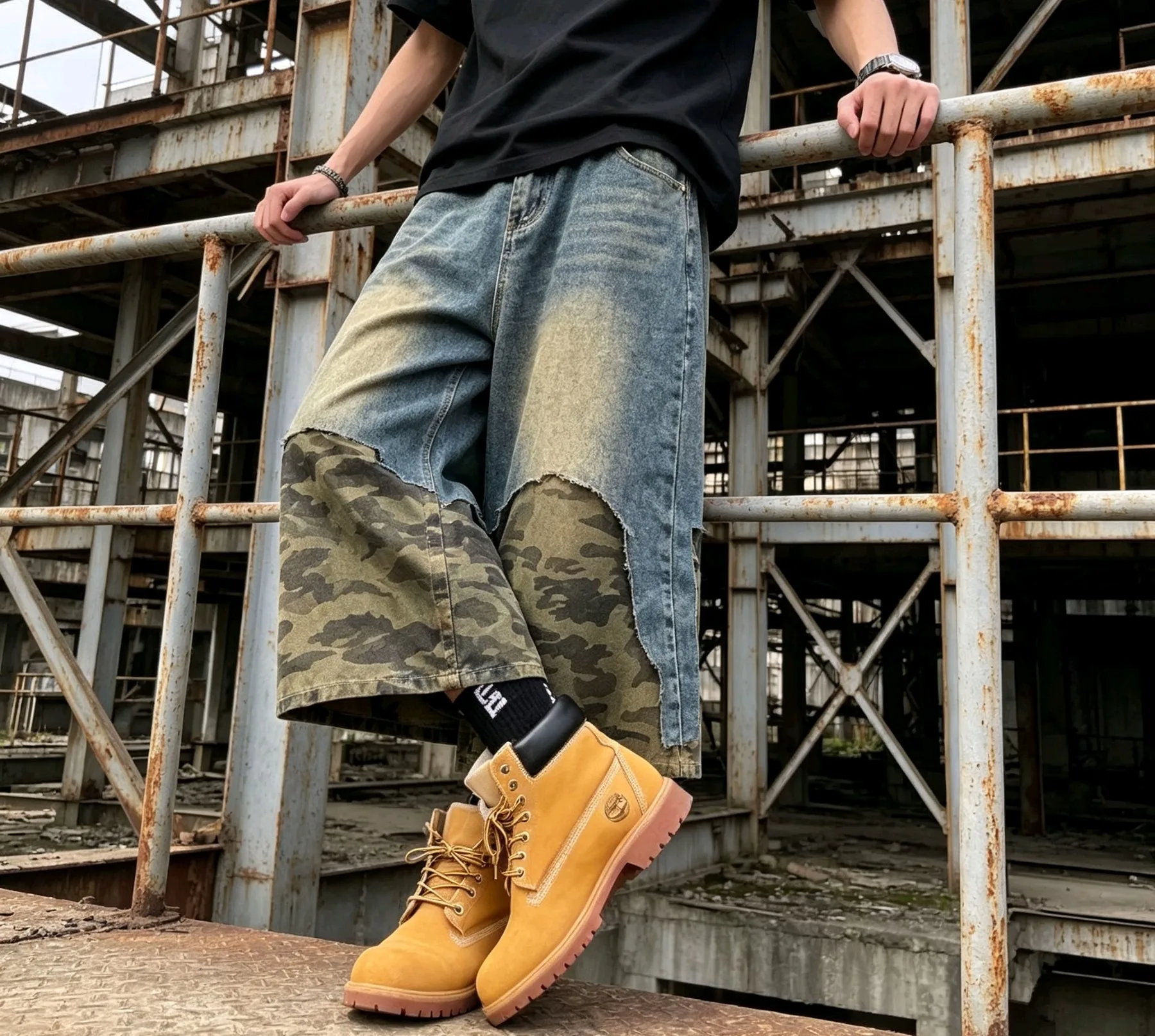 

2026 Summer Men's Seven-point Washed Vintage Jeans Fake Two-piece Camouflage Spliced Ripped Wide Leg High Street Casual Shorts