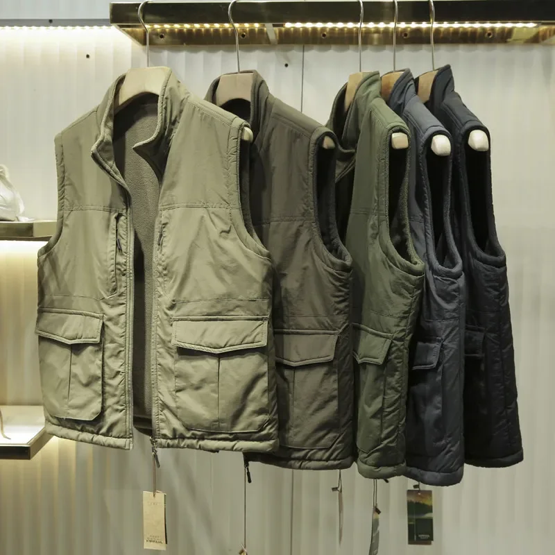 Men's autumn and winter waterproof thickened fleece tooling vest jacket can be worn on both sides