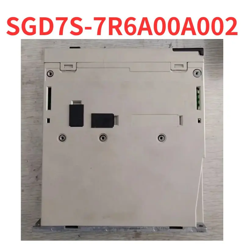 

б/у сервопривод SGD7S-7R6A00A002, функция хорошо протестирована и быстро отправлено.