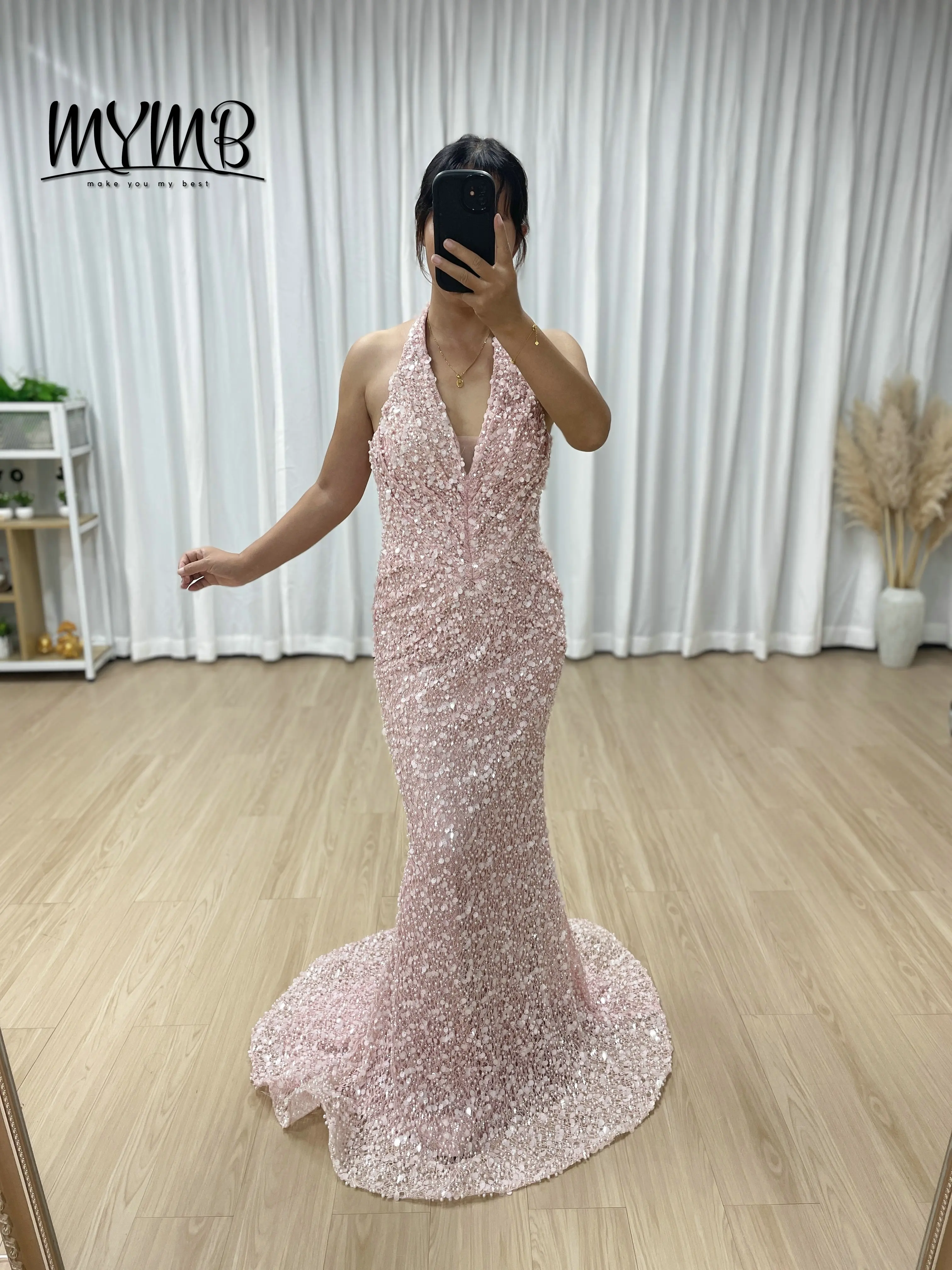 

MYMB Sleeveless Pink Mermaid Dresses Halter Neck Ruched Floor Length Formal Prom Gown Beading Natural Sparkling Sequins MY30173
