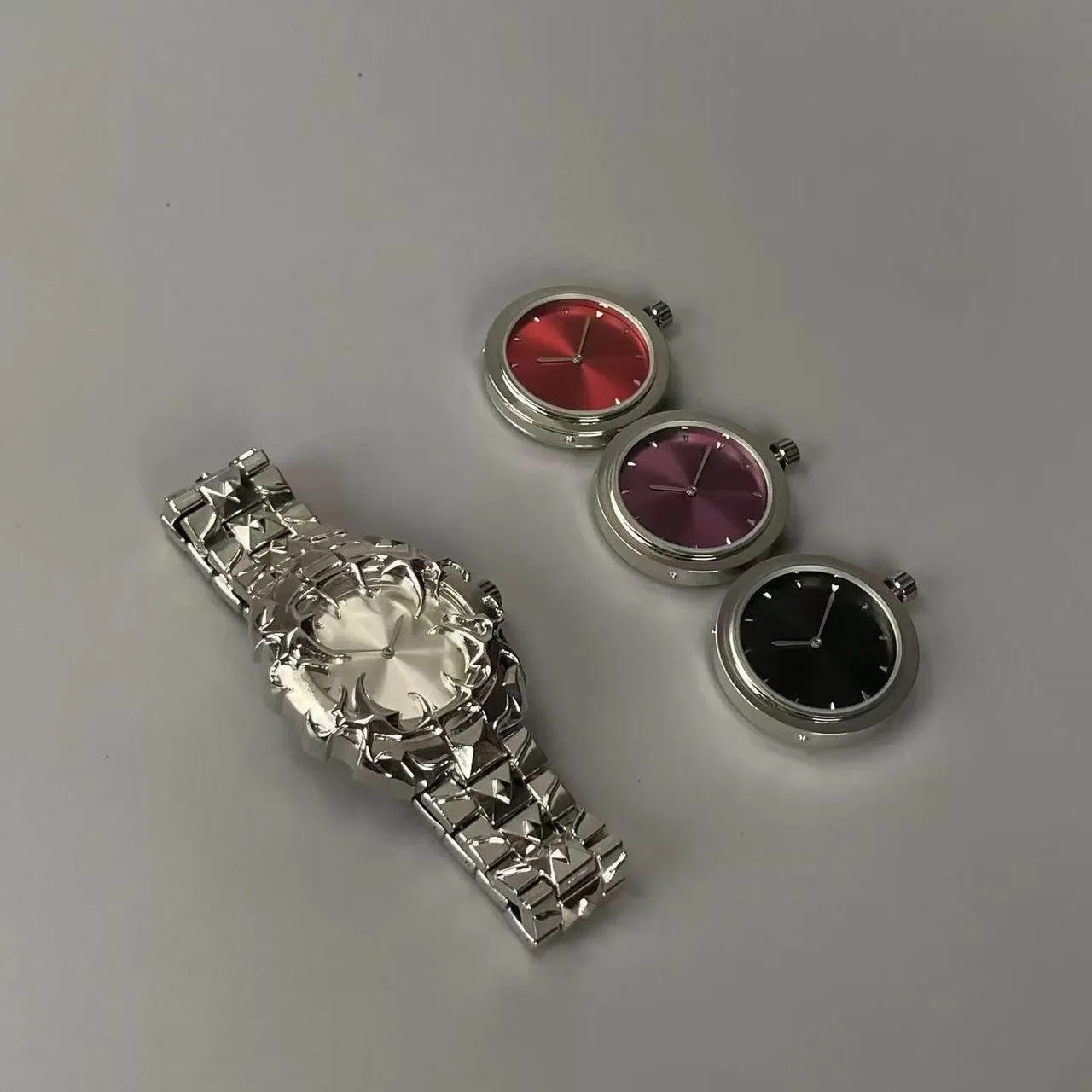 DENVOSI New Y2K Gothic Claw Shaped Quartz Watch with Detachable and Replaced Dial, Fashionable Street Accessory image 3