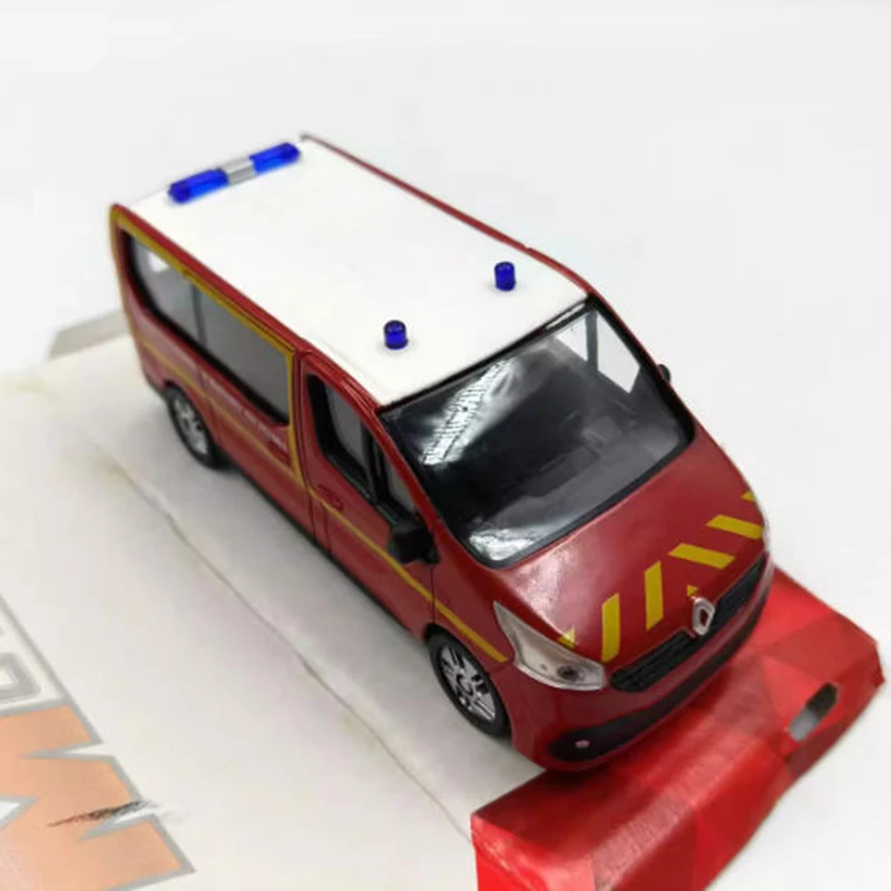 دييكاست 1:43 ريد فان الشرطة سبيكة نموذج سيارة الكبار الكلاسيكية جمع ثابت عرض ألعاب للأولاد