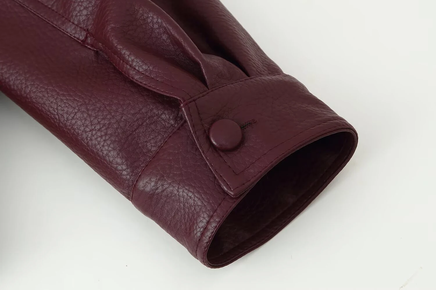 แจ็คเก็ตหนังเทียมแบบถอดปกได้ สไตล์ยุโรปและอเมริกา คอลเลคชั่นใหม่ ฤดูหนาว 2025 สำหรับผู้หญิง ทรงหลวม