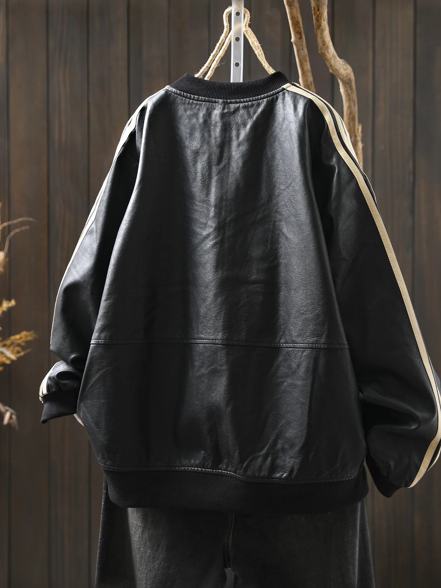 Bla Leather Jaet Women's Sle 2025 New Cool ort Motorcycle PU Leather Coat Tee Bars Stand Collar Faionable Commute...