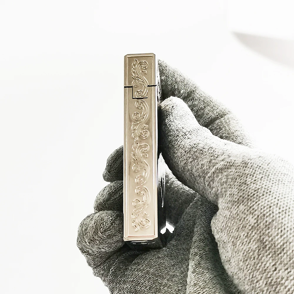 2025 Luxury Brass Gas Cigaertte Lighter Lacquer Engraved Patten Perfect Sounds Birthday Gifts for Smoking Man