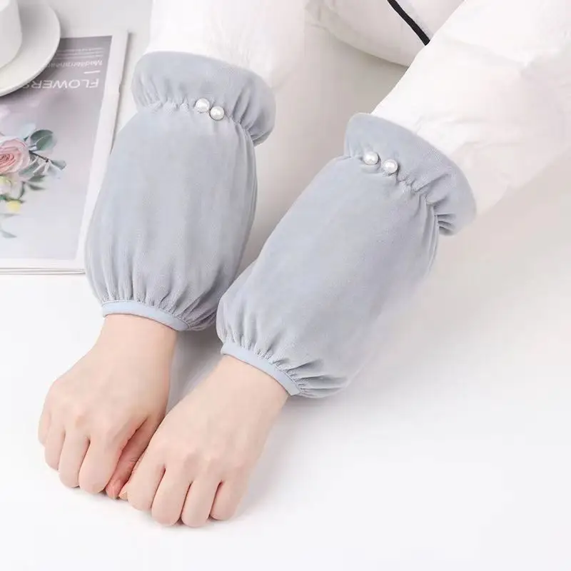 New Pearl Sleeves Plush Ladies Short Student Down Jacket Office Anti-Fouling and Dirt-Resistant Warm Sleeves