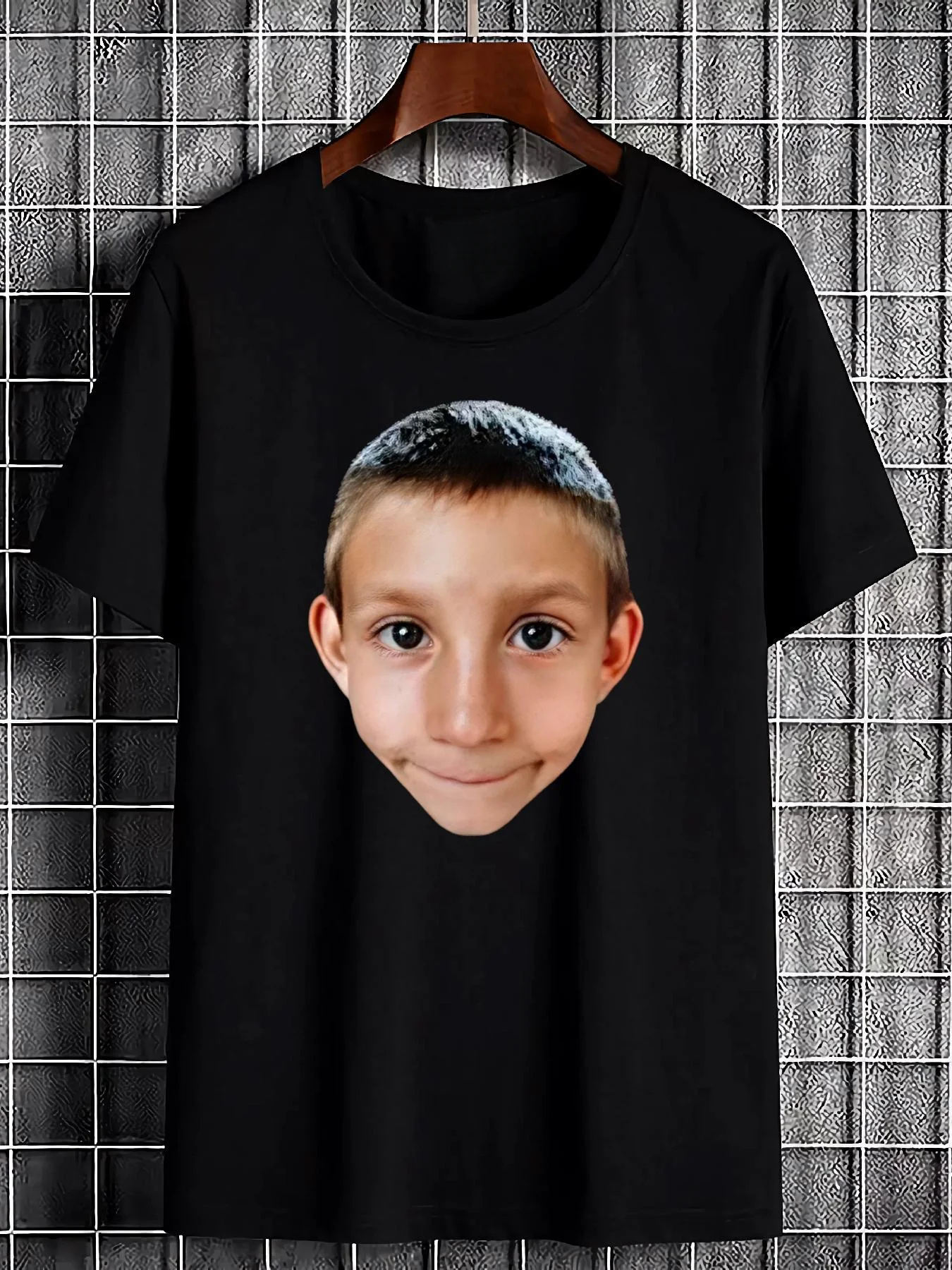 Dewey Malcolm in The Middle T-shirt Casual Street Style T-shirt Iconic Character Design Suitable for Casual Wear