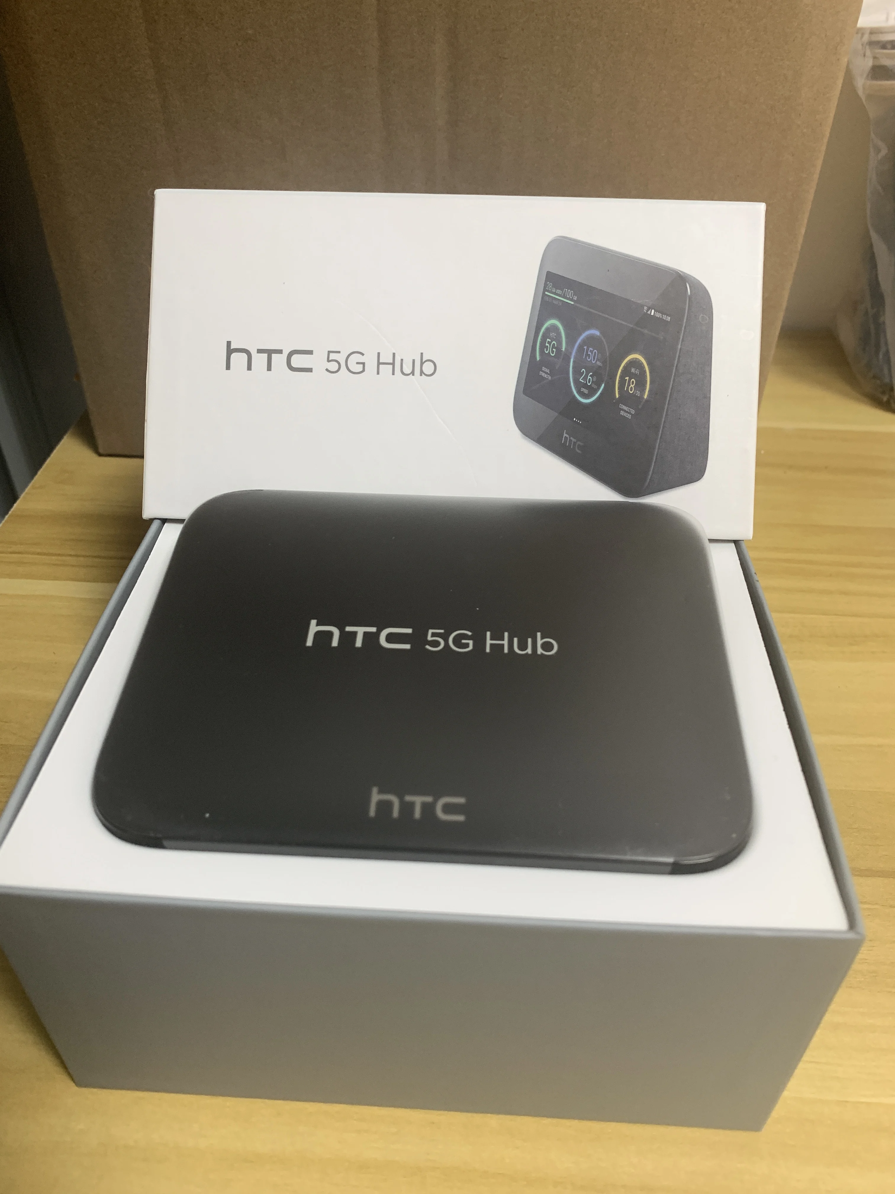 Unlocked HTC 5G Hub Up to 3Gbps download speed Portable 5G router Supports 20+ device connections  (US version New)