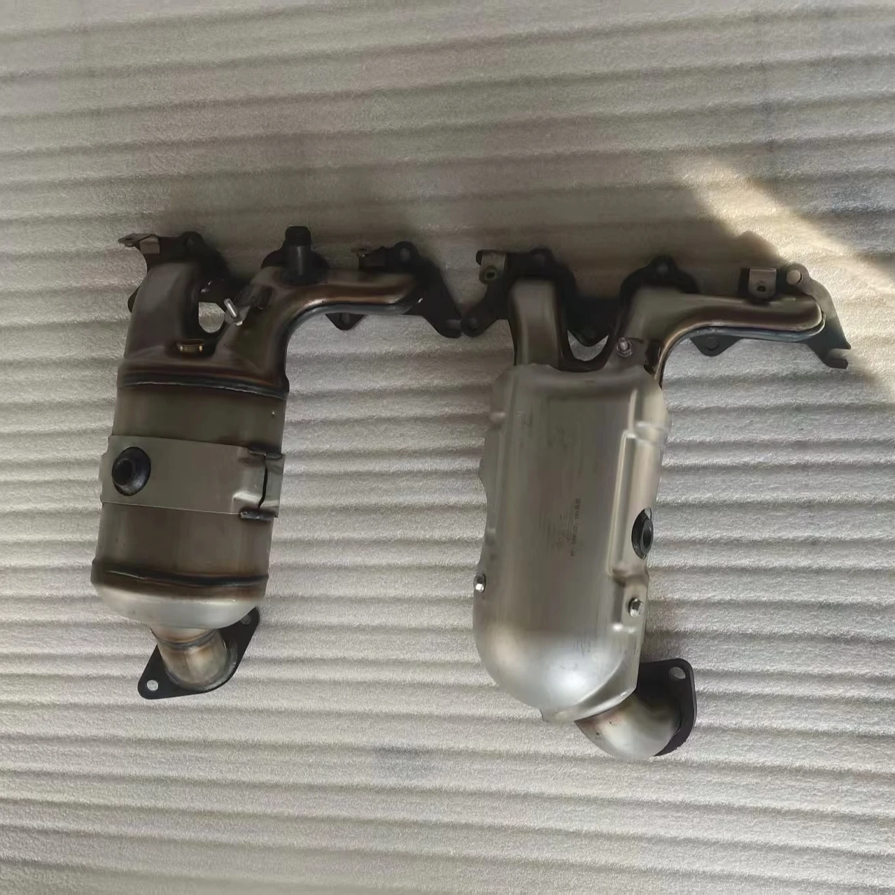 Exhaust Catalytic Converter For Dodge Journey 2009-2010 3.5L V6 R/T Exhaust Catalytic Converter Direct Fit Auto PartsATV&UTV