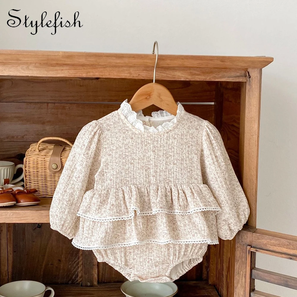 

Autumn new 0-3 year old baby clothing for girls and babies, lace printed long sleeved skirts, bags, fart clothes