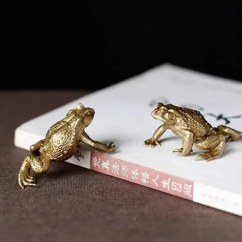 Solid Brass Toad Figurines Miniatures Tea Pet Table Toy Ornament Decoration Crafts Accessories Lucky Copper Animal Statues Decor