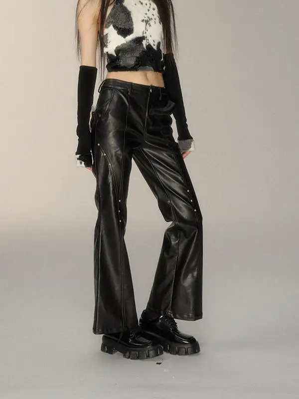 

Женские кожаные брюки с высокой талией и расклешенными штанинами, осенне-зимние, модные, с заклепками, глянцевой поверхностью, прямые брюки, повседневные брюки