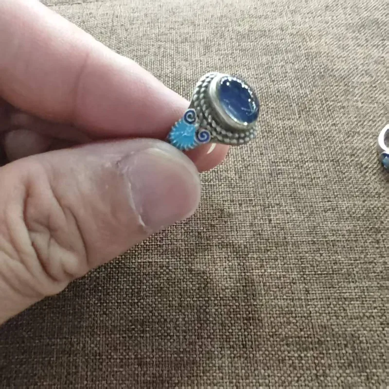 Antique Silver‑Tone Twisted Edge Enamel Open Ring Unisex Color‑Shifting Round Imitation Blue Gem Finger Jewelry