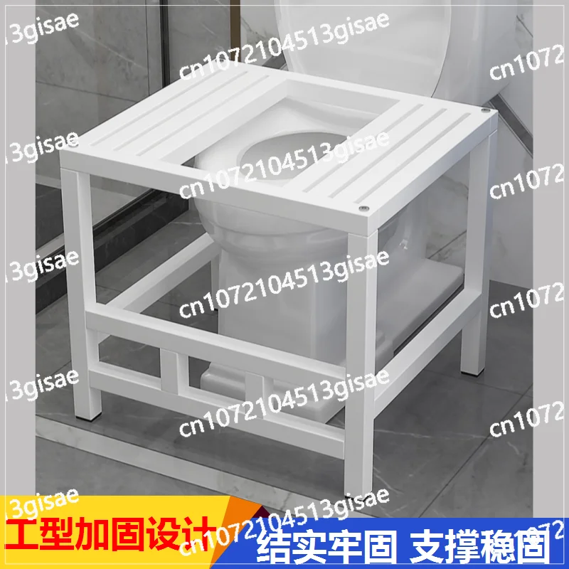 تم استبدال مقعد المرحاض بمرحاض القرفصاء، ودواسة القدم، ومسند القدمين للحمام، ومقعد المرحاض