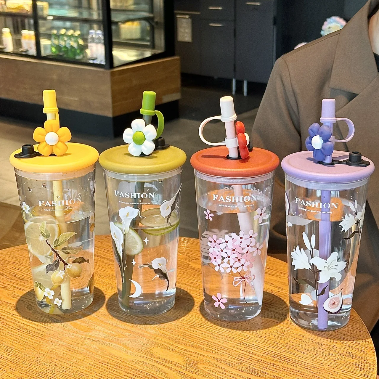 600ml Printed Straw Cup Large Capacity Plastic Cup Coffee Juice Cup with Lid Suitable for Office Sport Cycling Kitchen Accessory
