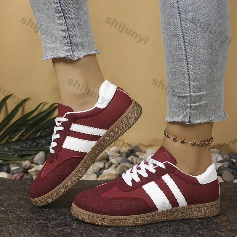Übergrößen Flache Schuhe für Damen 2026 Frühling Herbst Neue Mode Lässige Sportschuhe Retro Leichte Vielseitige Laufschuhe
