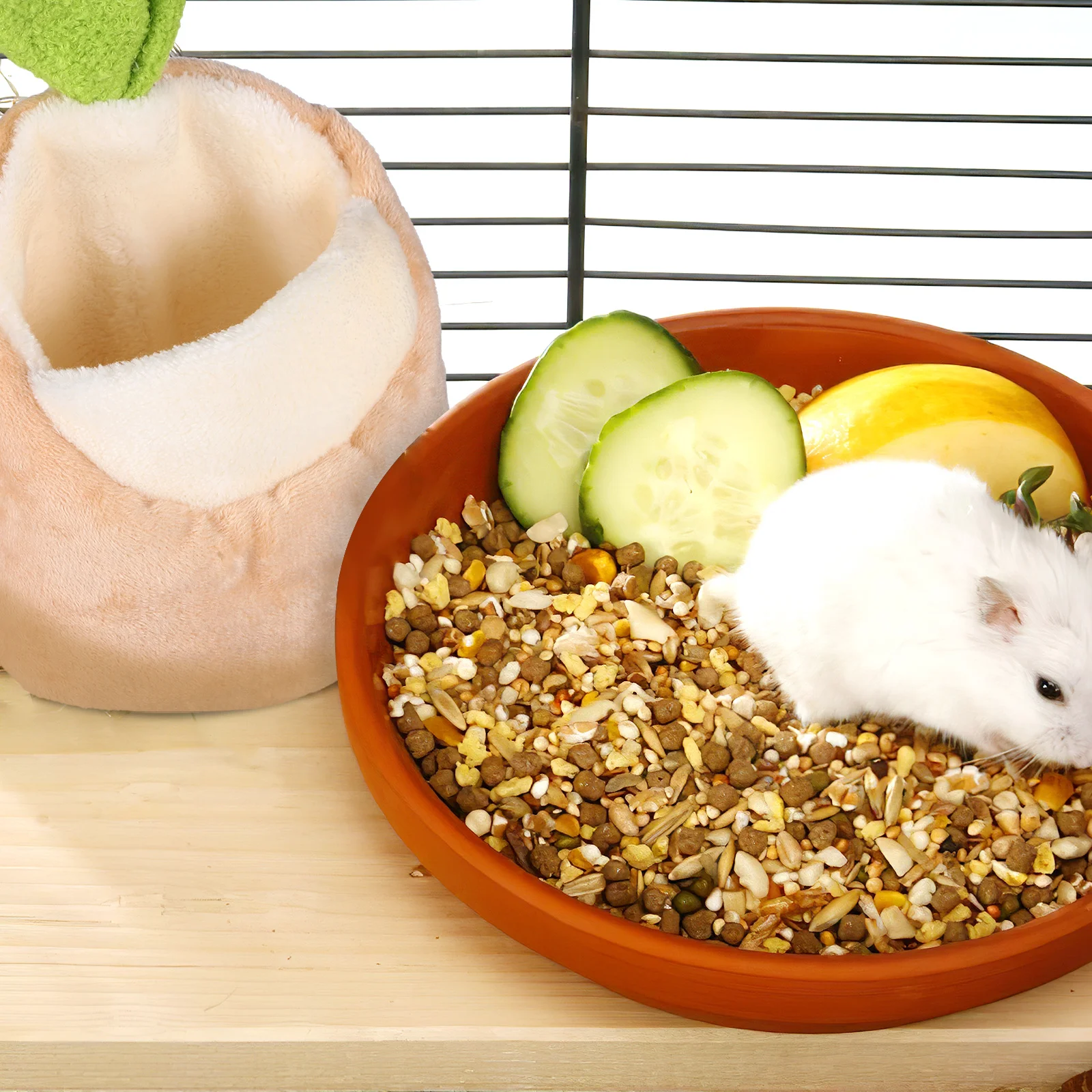 

Christmas Hamster Bed Small Pet Nest for Hamsters Guinea Pigs Squirrels Rabbits Warm Soft Hideout Washable Cute