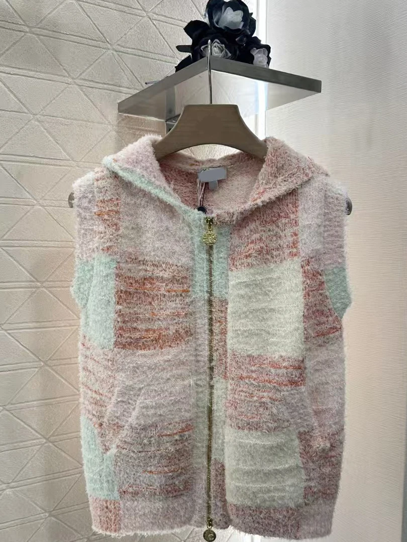 

2025 New Early Autumn Zipper Color-Block Soft Stretch Hooded Knit Vest