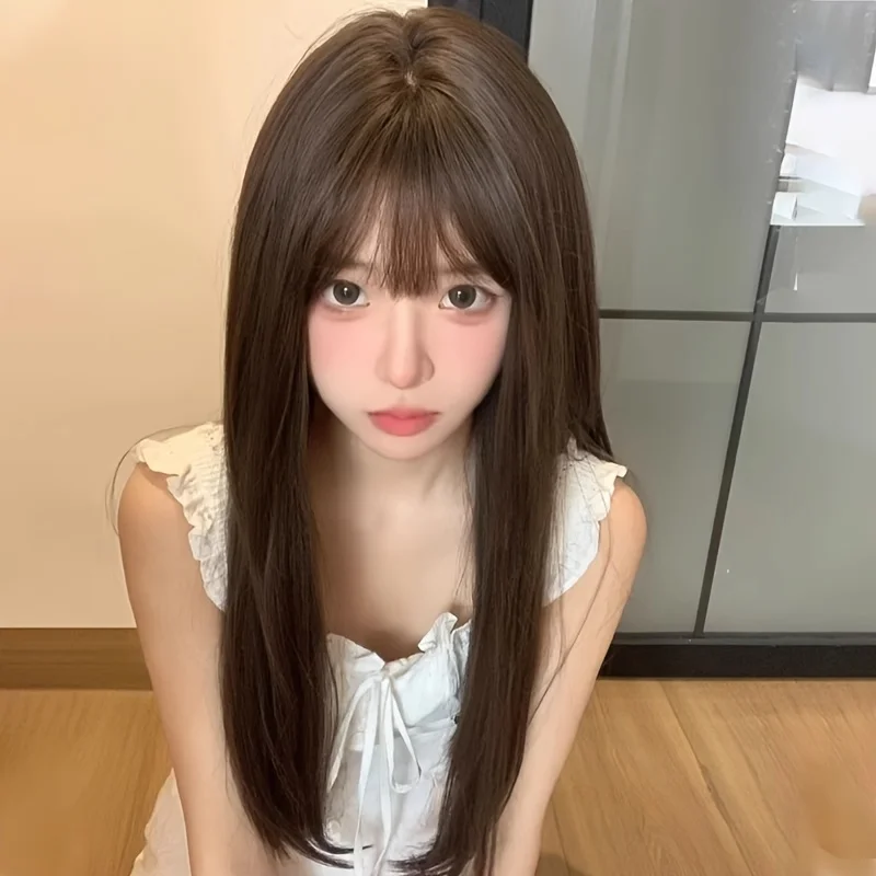 Long Straight Synthetic Hair Wig with Atmospheric Bangs, a Perfect Choice for a Sweet Summer Look, Suitable for Any Occasion