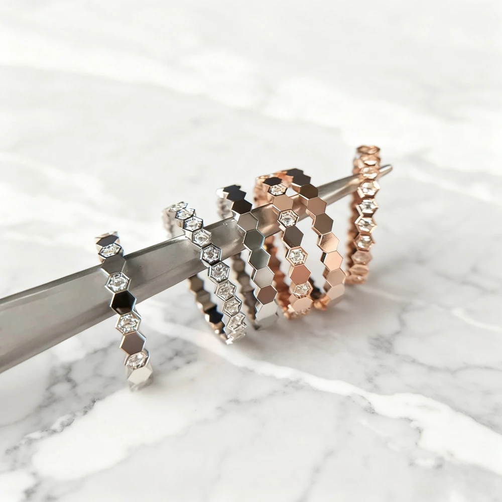 

2025 Elegant accessories Honeycomb Fashionable Couple Jewelry Ring, Exquisite for Party, Proposal and Birthday Gift