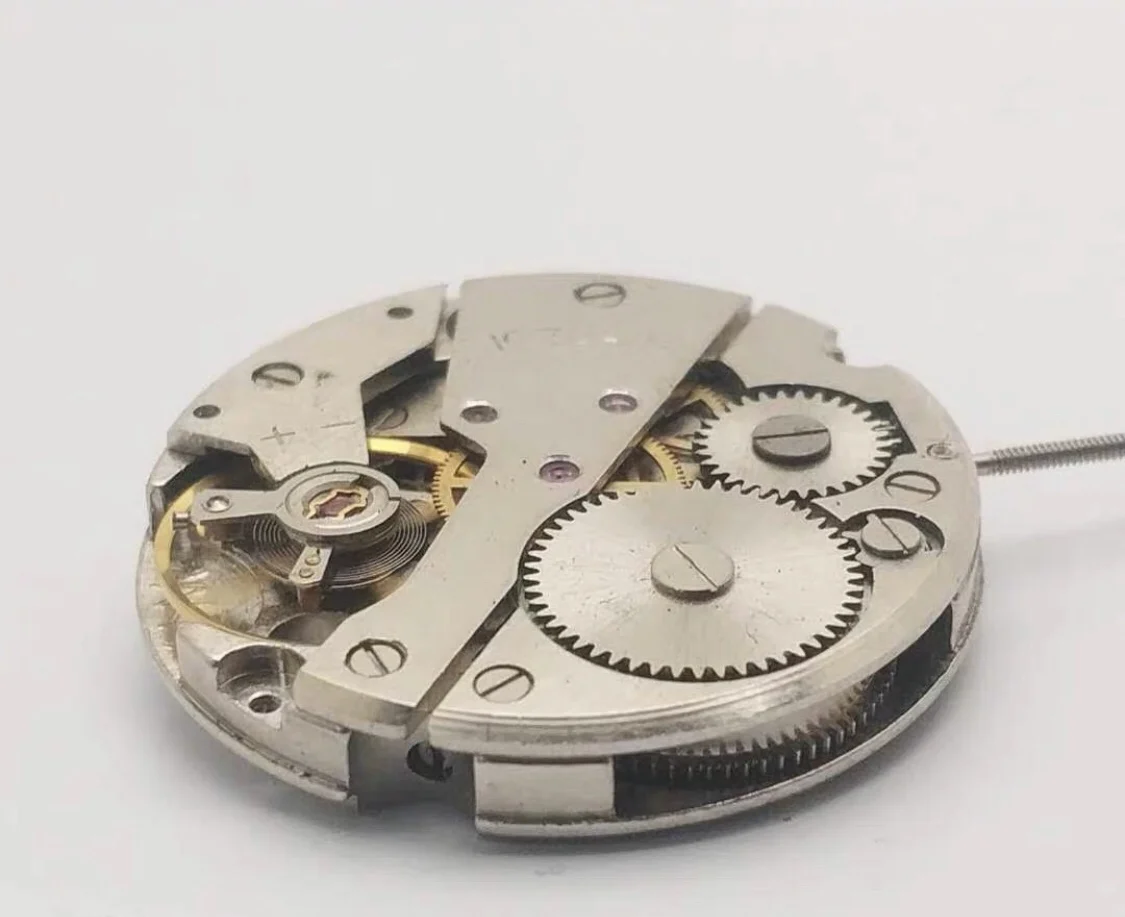 

Отечественное движение Tongji 7120 Shanghai, ручная работа, фотография 19, алмазные часы