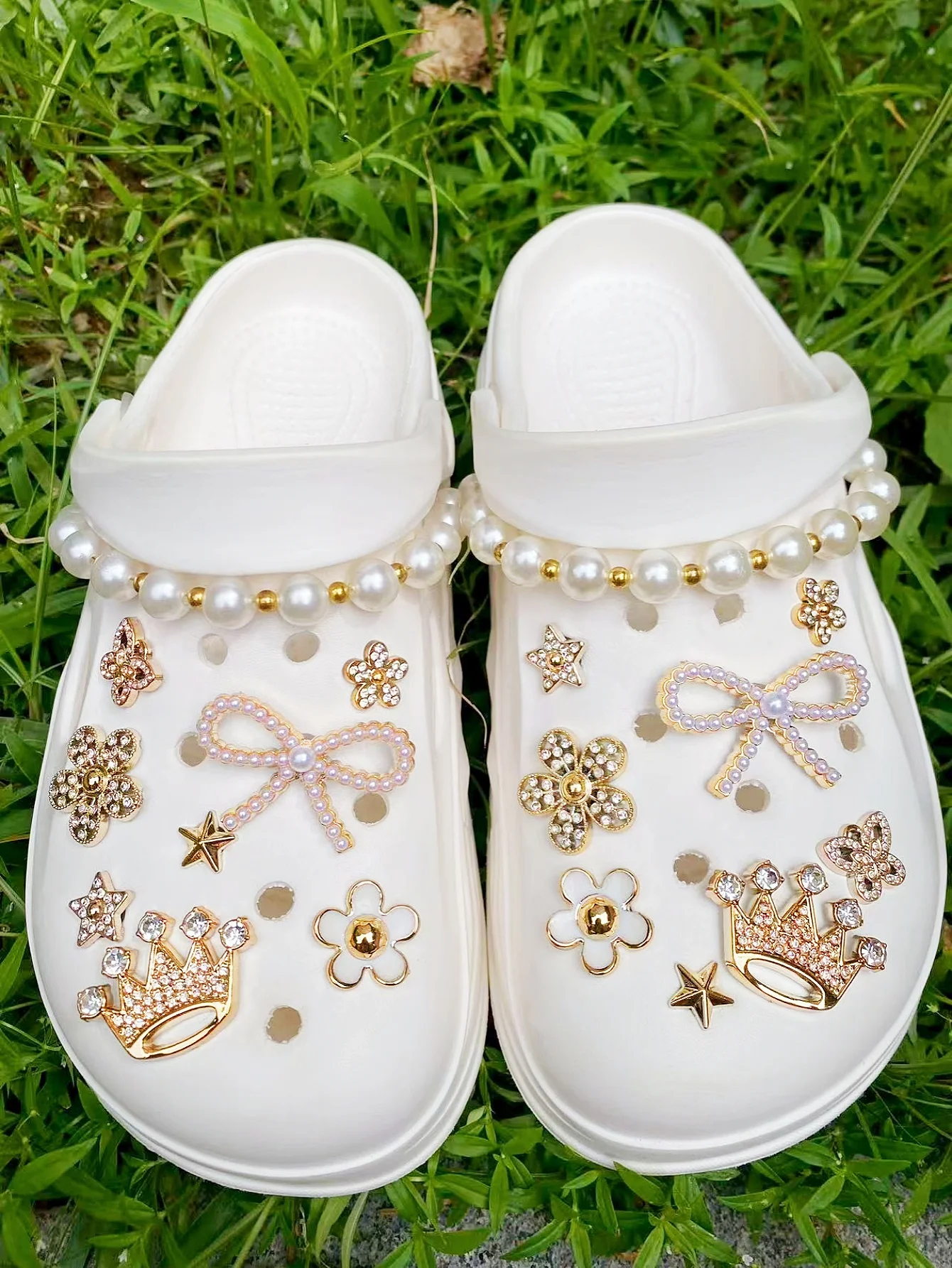 18 ABS pearl chains, pearl gold bows, crowns, flowers, butterflies, star shoe buckles DIY decorations, multi-functional shoe cli