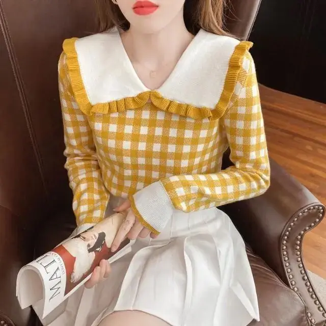 New Doll Collar Checkered Knit Sweater with a Female Design Sense Niche Short Top for Outerwear