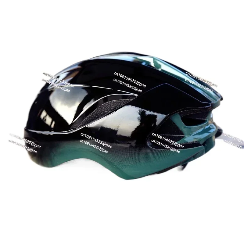 Bicycle Pneumatic Tour Professional Road Mountain Bike Breaking Wind Riding Helmet Ultra Light Men and Women 005