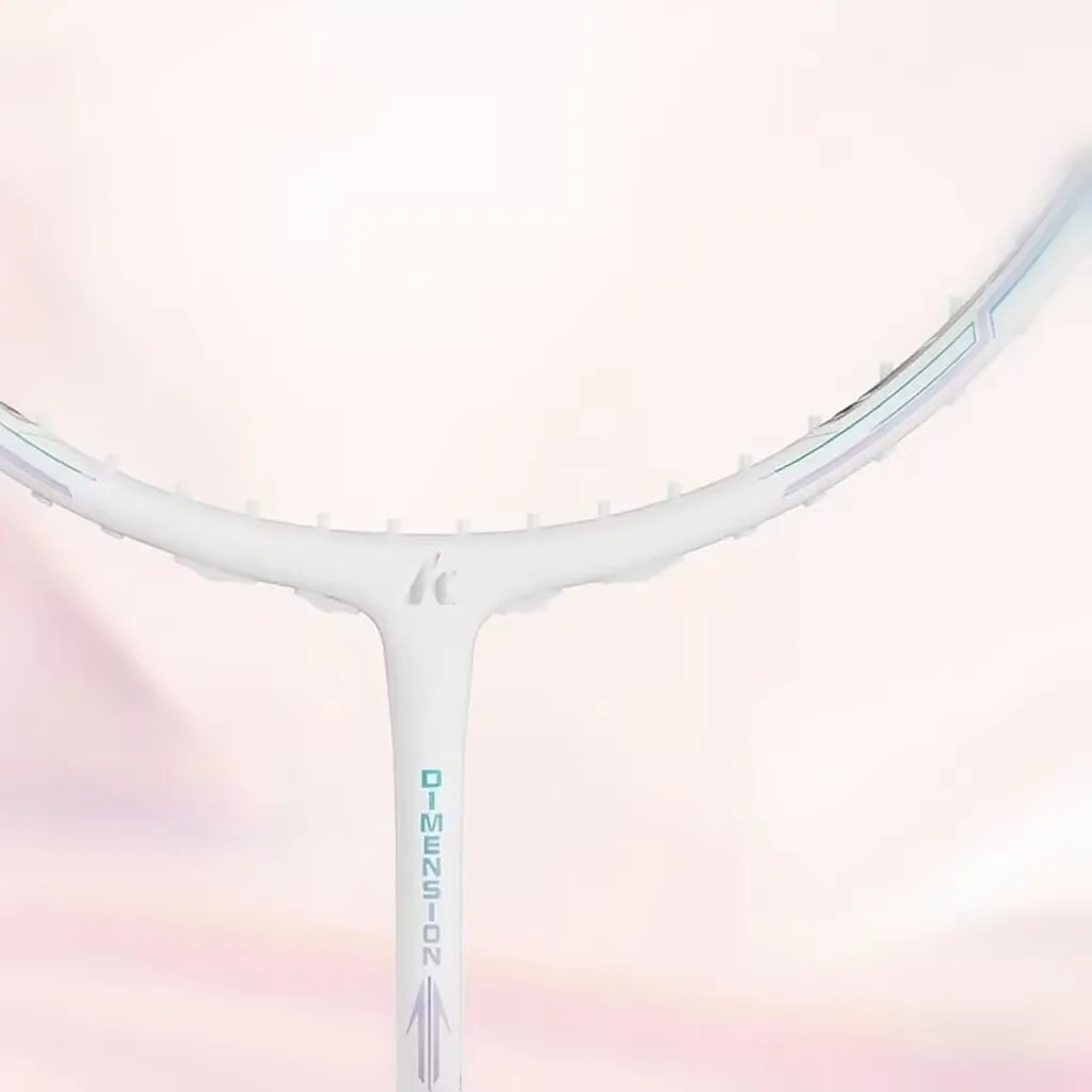 مضارب كرة الريشة خفيفة الوزن للغاية