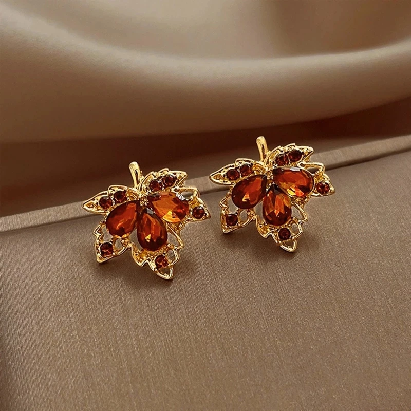 Red Maple Leaf Stud Earrings for Women 2024 New Fashion Brand Jewelry Crystal Leaves Vintage Temperament Earrings Accessories