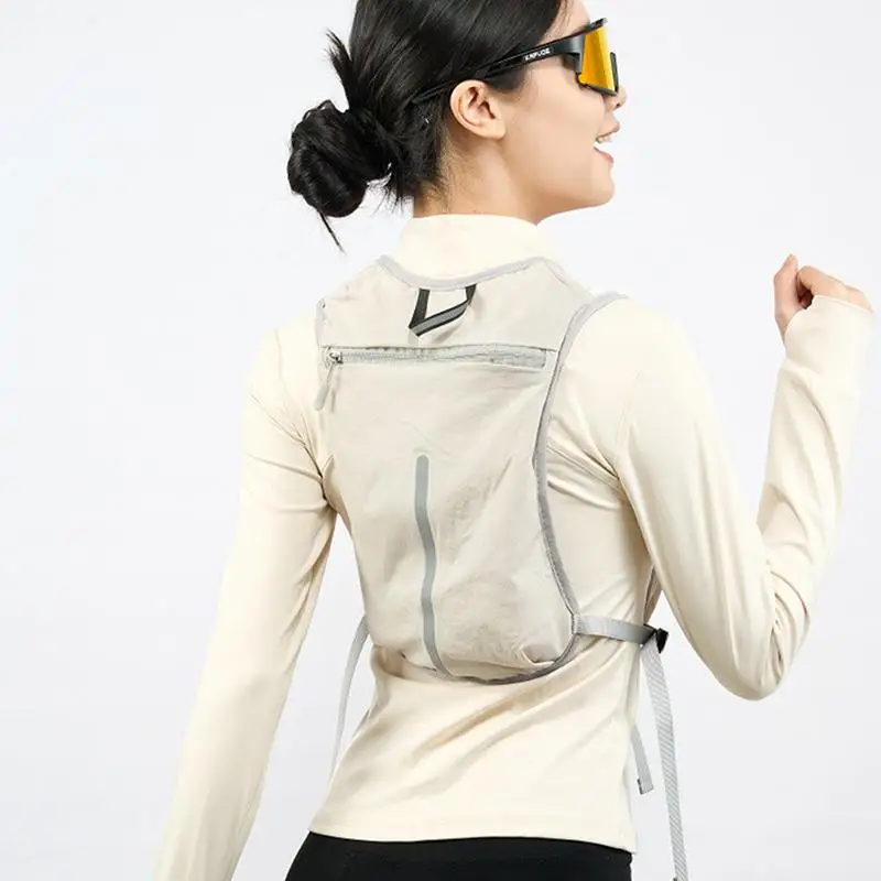 

Lightweight Reflective Running Vest For Biking Running Hydration Water Chest Pack With Phone Storage Pocket