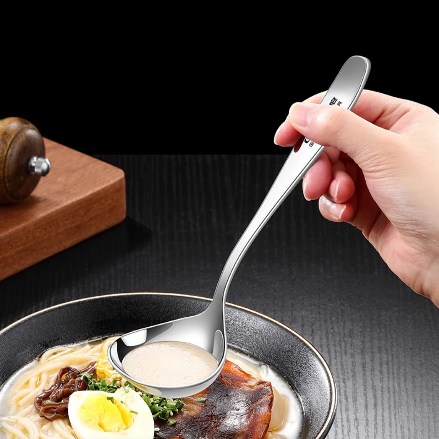 

Ultra Thick 3.5mm Handle Soup Spoon LFGB Certification 304 Stainless Steel Banquet Serving Ladle Ramen Restaurant Flatware