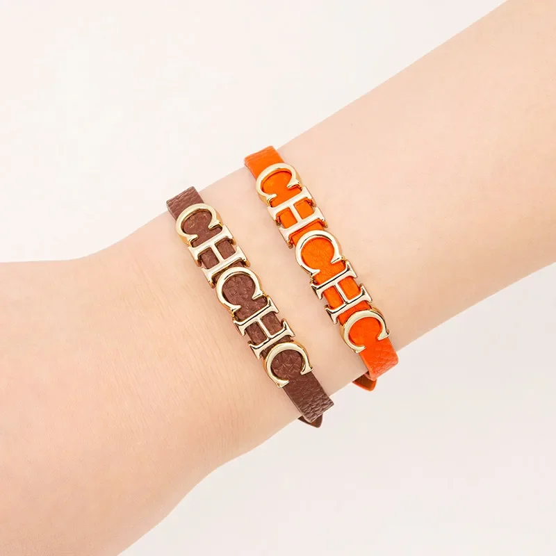 CH Women\'s Bracelet 2024 New Fashion Letters Retro Simple Leather Women\'s Bracelet Classic Hundred Accessories Hand Jewellery