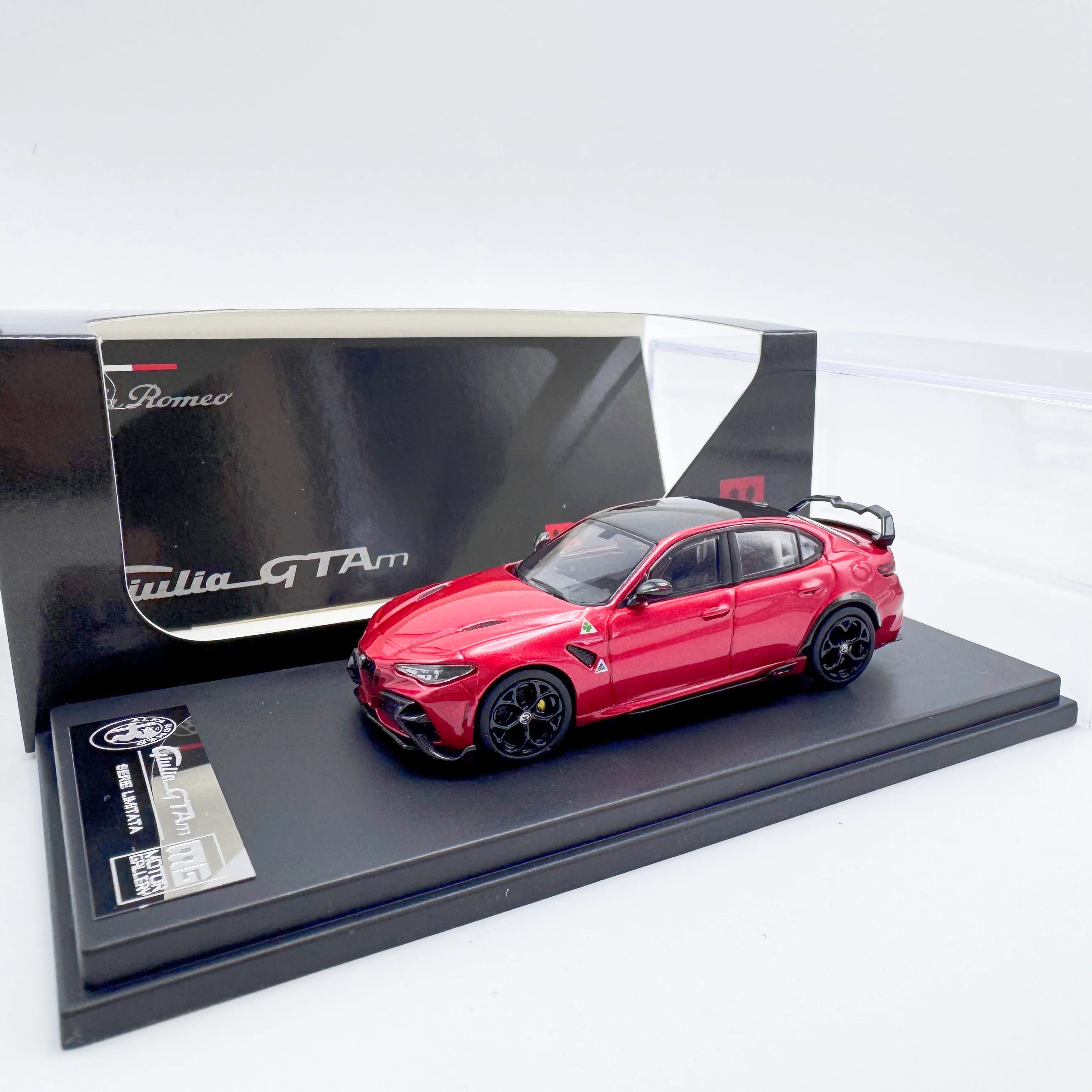 MOTOR GALLERY MG 1:64 GTAm Quadrifoglio Carbon Fiber Roof Diecast Alloy Car Model