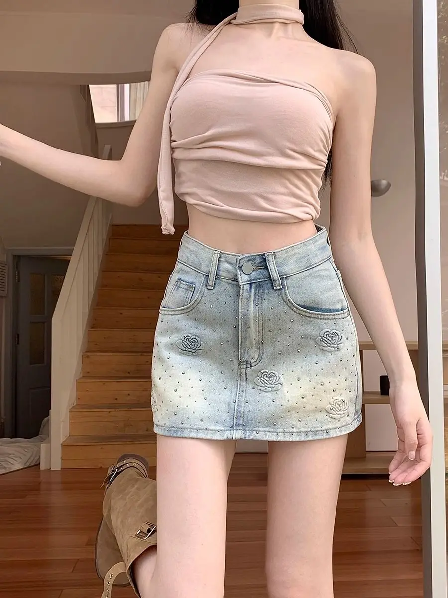 Rose Rhinestone Design Denim Skirt Female Retro Spice Girl High Waist Slim Hip Skirt in Summer of 2024