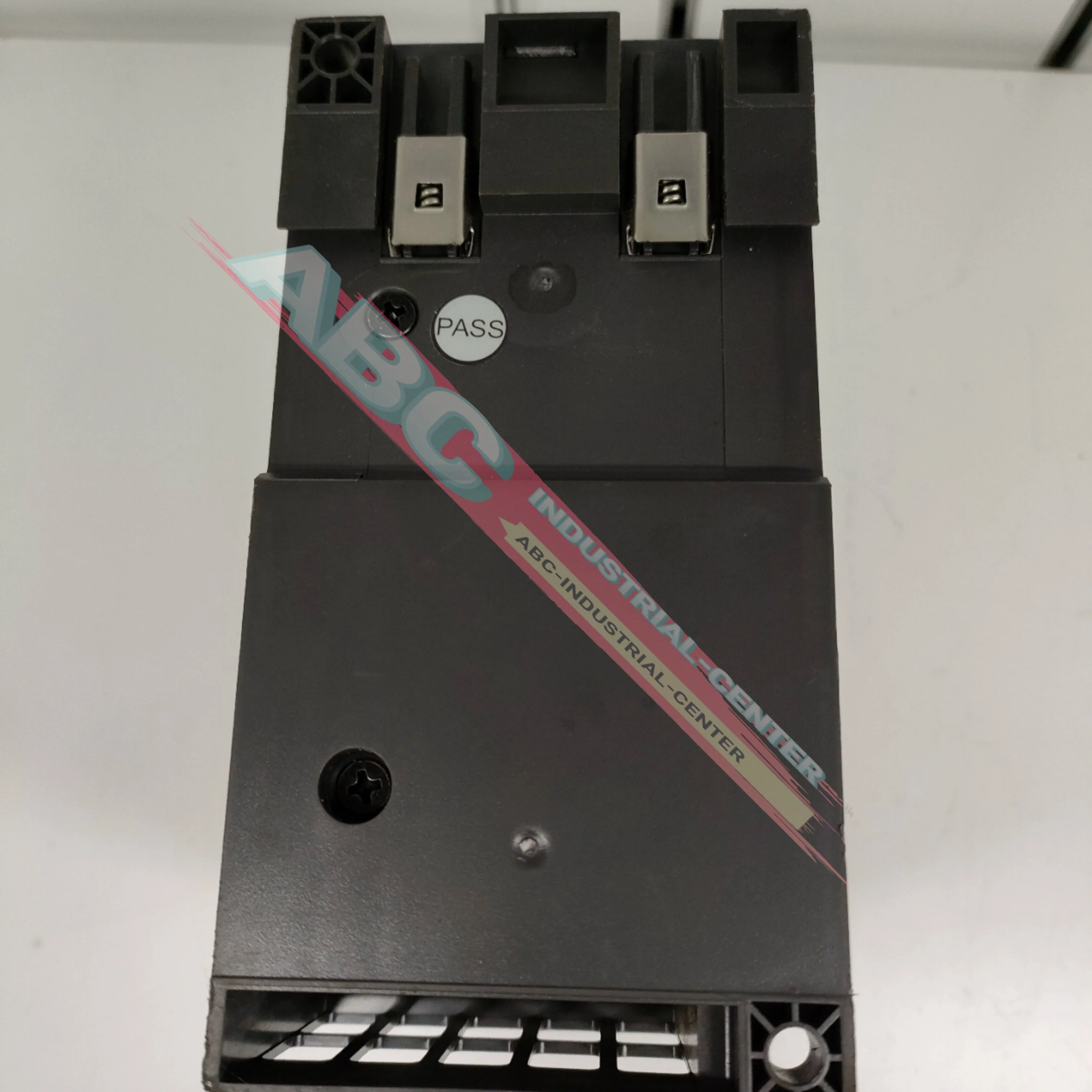 

Новый в коробке SC3-043-0.4K SC3-043-0.75K SC3-043-1.5K Трехфазный преобразователь частоты 380V