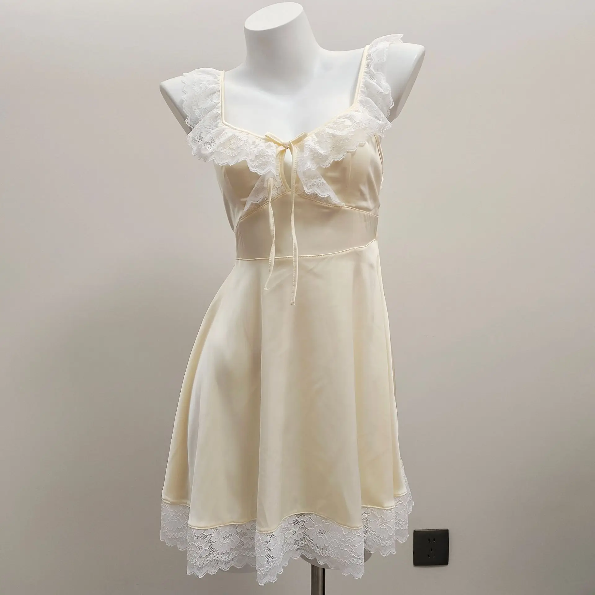 

Сексуальное женское белье, пижамы, летняя женская одежда для сна, новая кружевная ночная рубашка из чистого ледяного шелка, маленькая пижама на груди, платье для сна